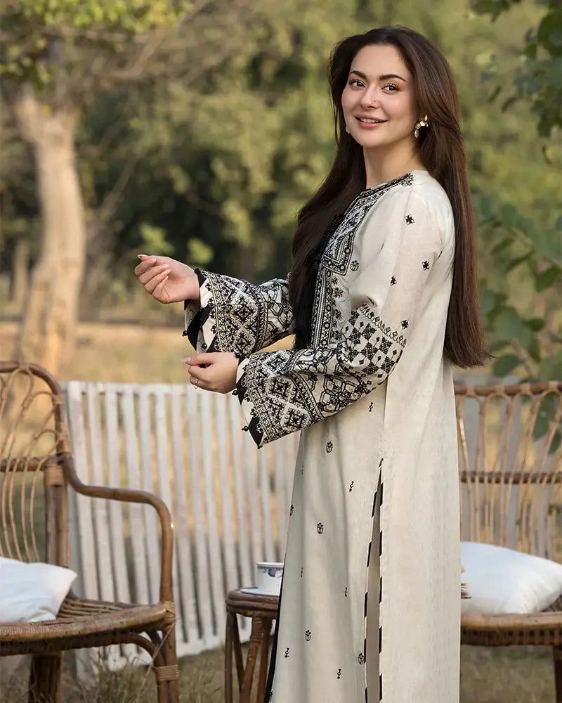 QALAMQAR Dhanak Embroidered Hit Code — Unstitched 3-Piece