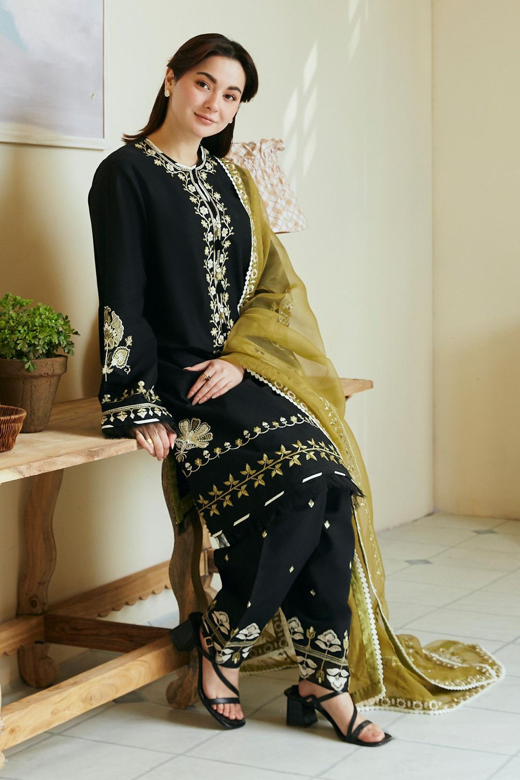 3 PC PRINTED LAWN SUIT MB 145